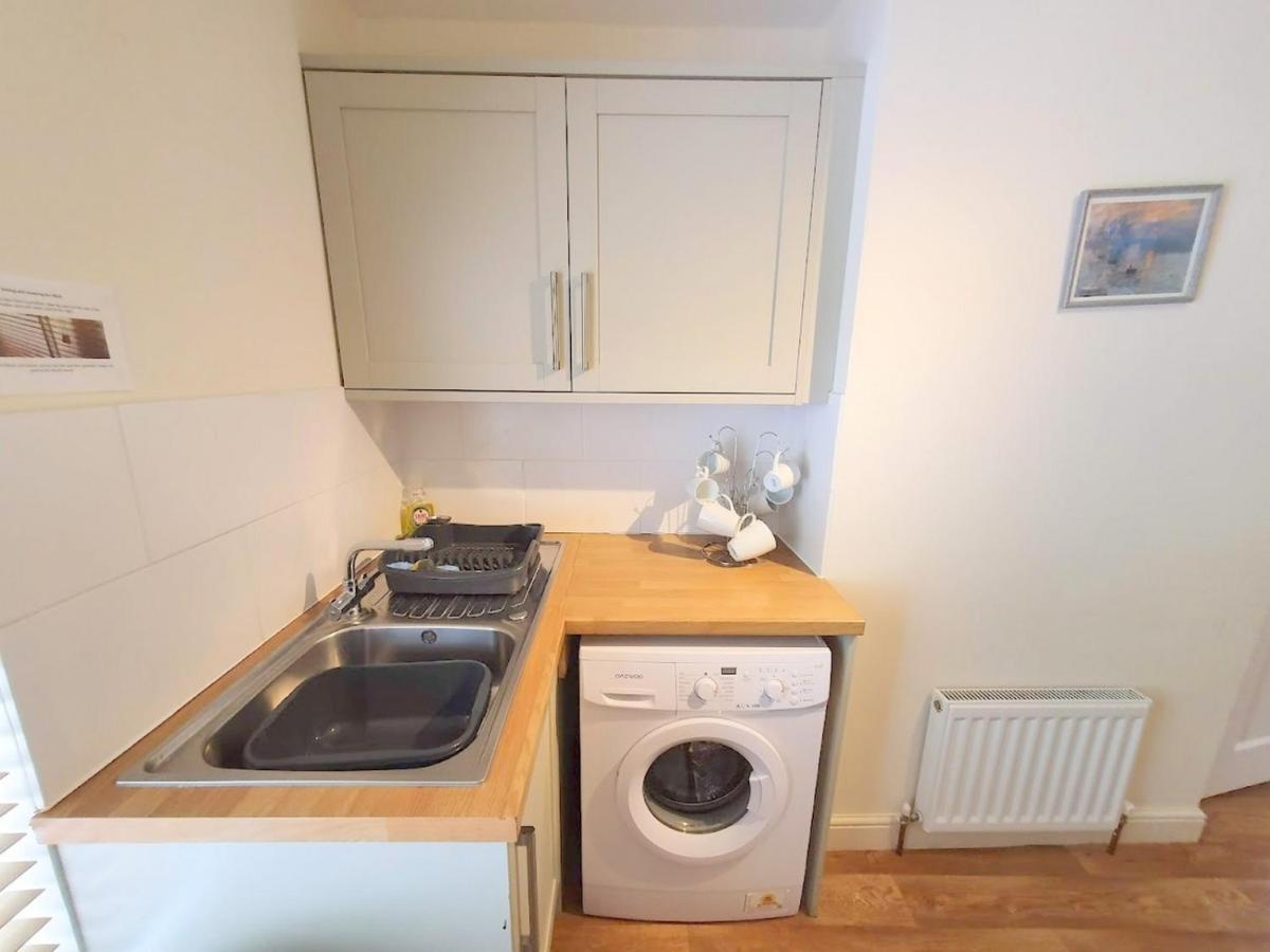 Bassett Flat With 2 Bedrooms And Superfast Wi-Fi Sittingbourne Exterior foto